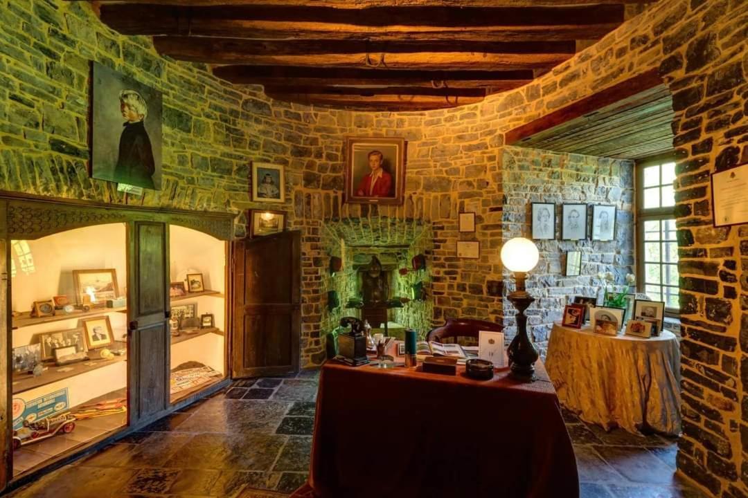 Villa Lesse en Ciel vous accueille avec plaisir . à Houyet Extérieur photo