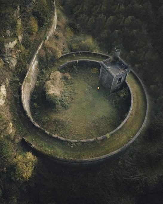 Villa Lesse en Ciel vous accueille avec plaisir . à Houyet Extérieur photo